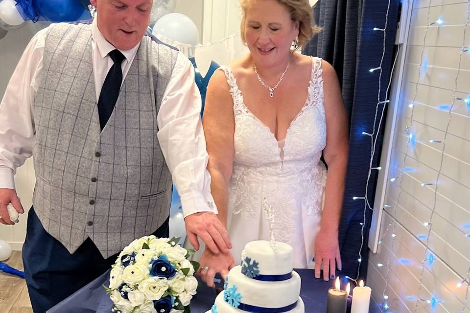 Cutting the cake