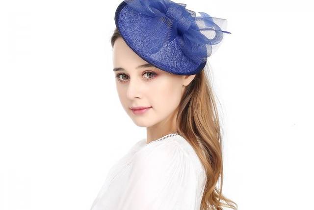 Smaller size model fascinator