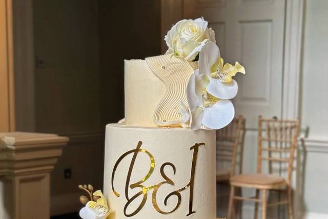 3 tier wedding cake