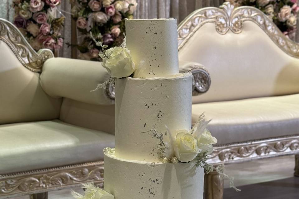 3 tier wedding cake