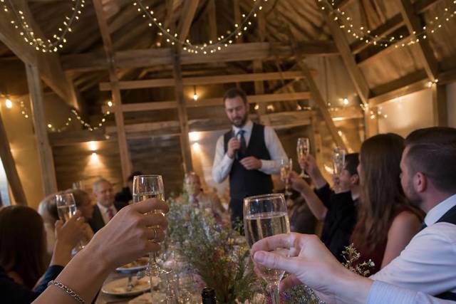 Champagne toast - guest photo inspiration