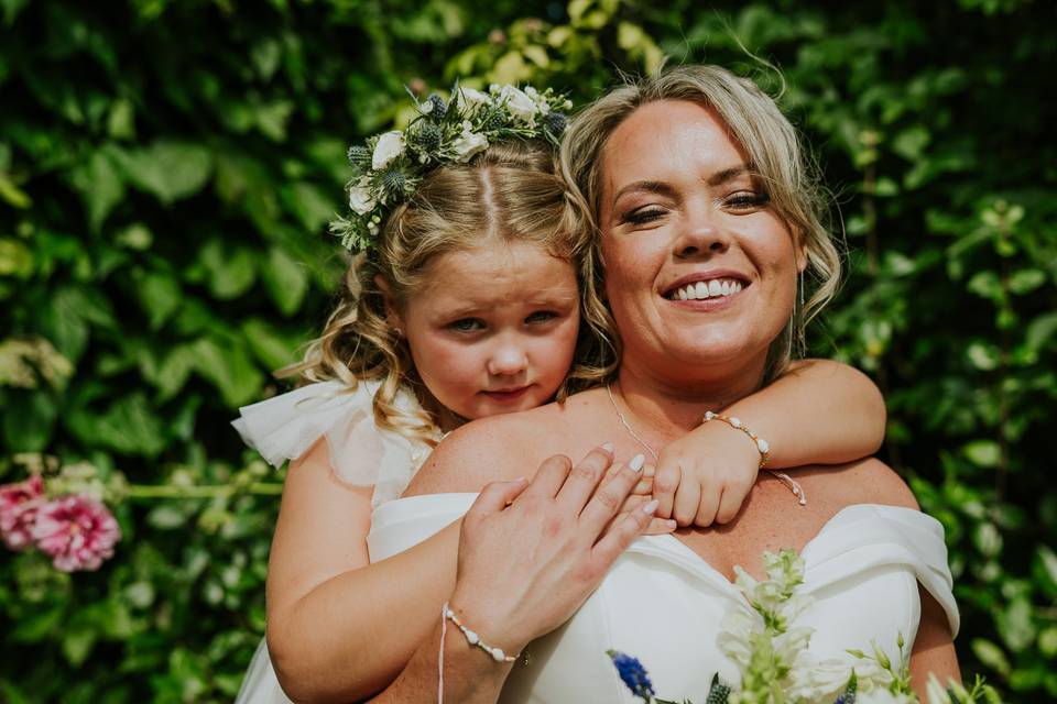 Bride and daughter