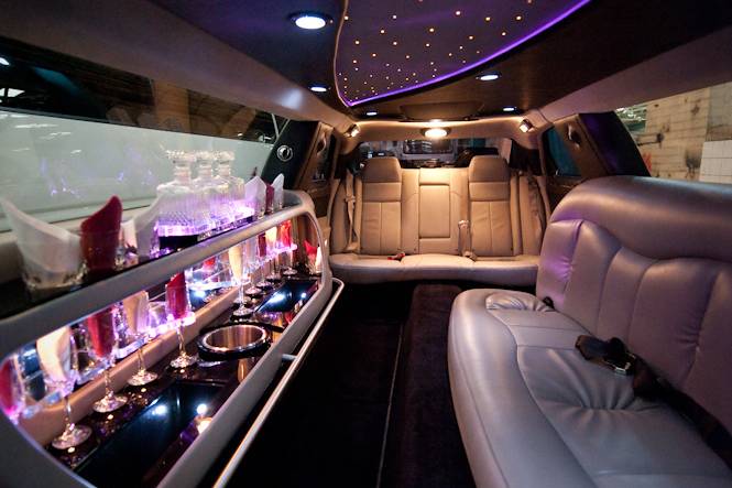 Limo-Scene Wedding Cars