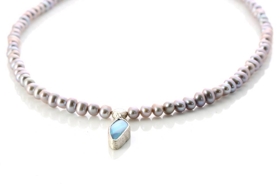 Opal pearl string & pendant