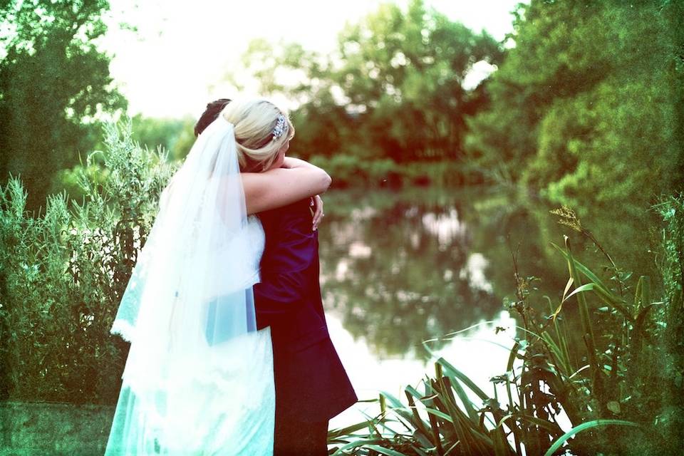 A warm embrace - Your Wedding Filmed