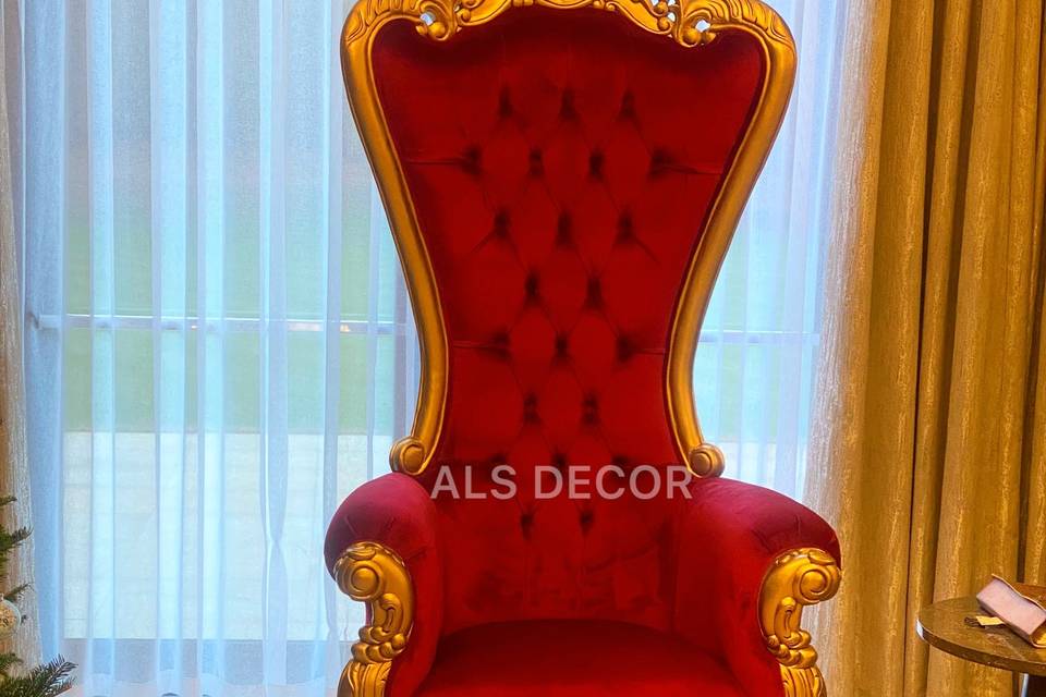 Christmas red throne chair