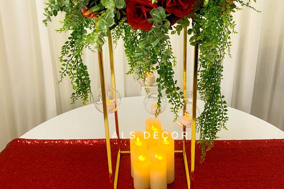 Geometric stand centrepieces
