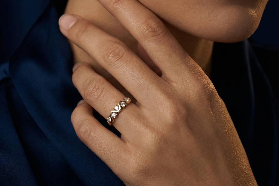 Custom wedding rings