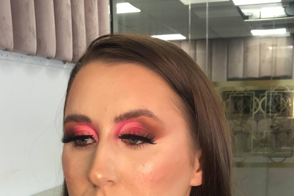 Cut crease