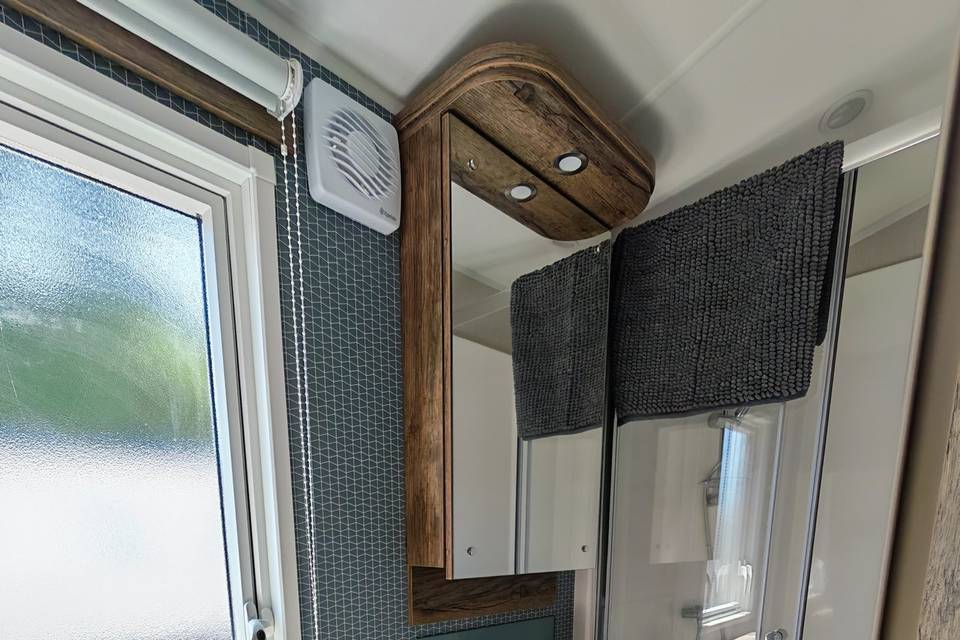 Caravan 12 inside the bathroom