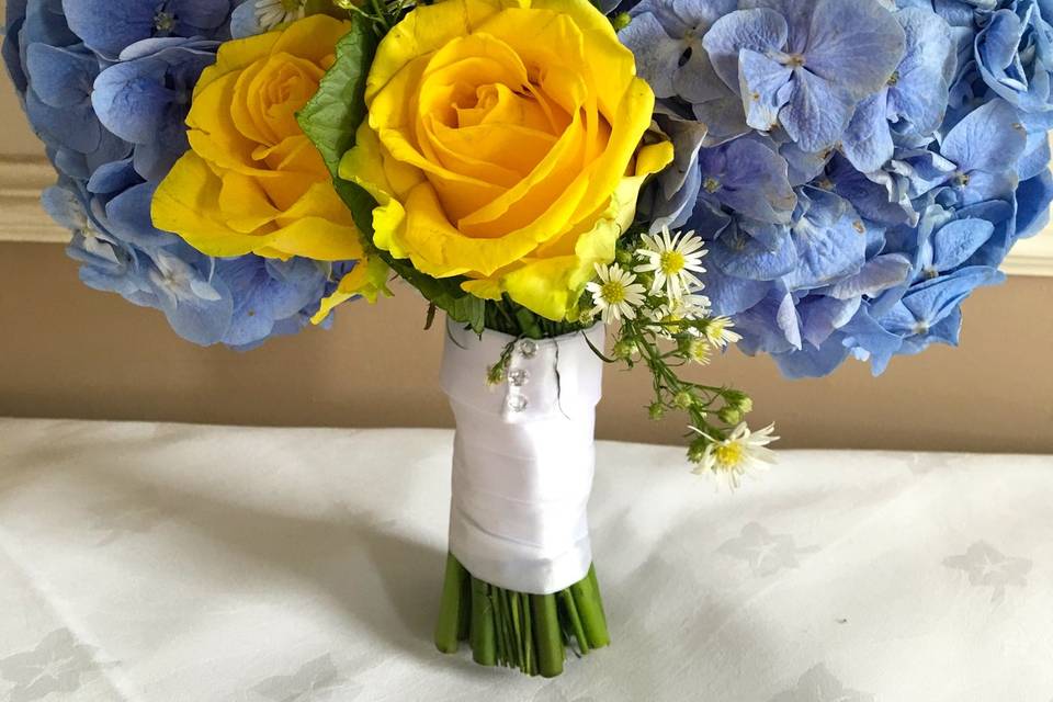 Blue hydrangea brides bouquet