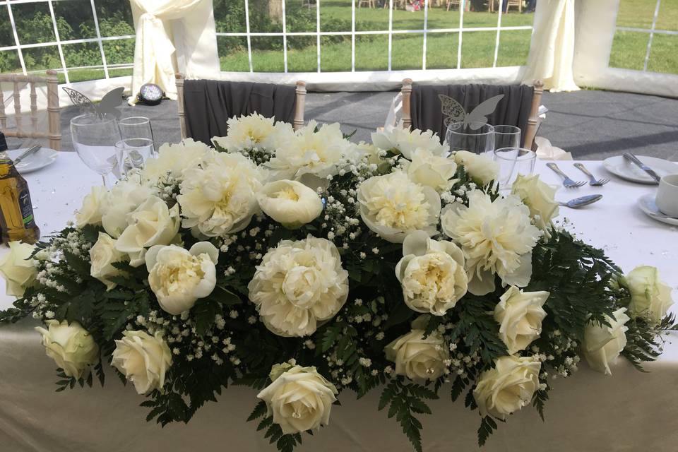White top table display