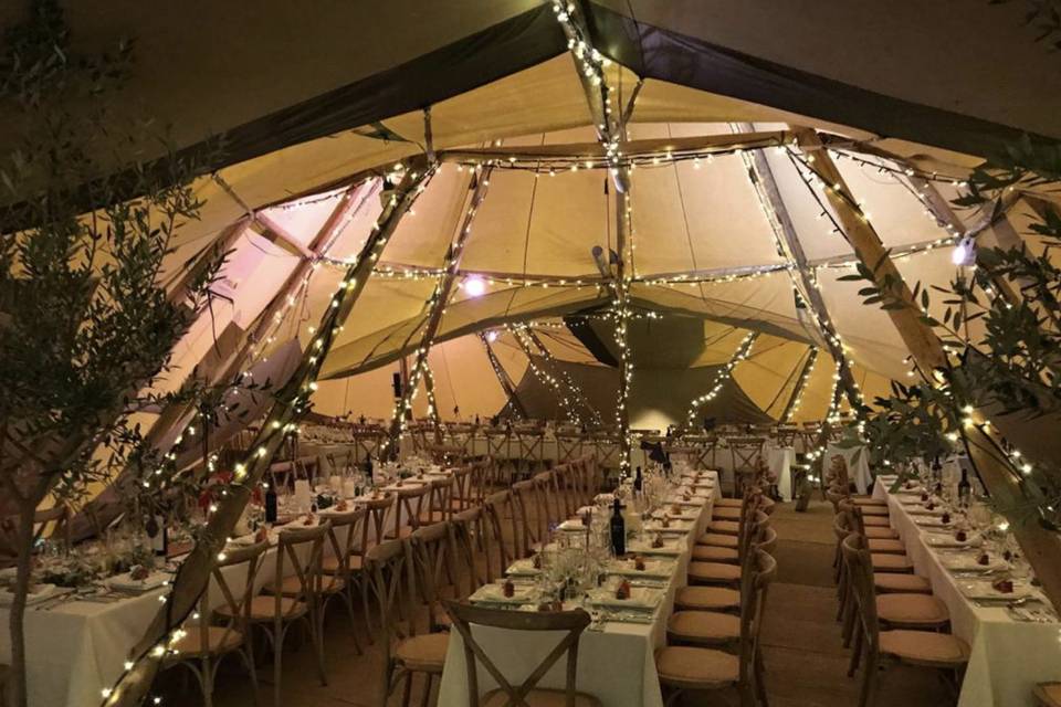 Winter Tipi wedding