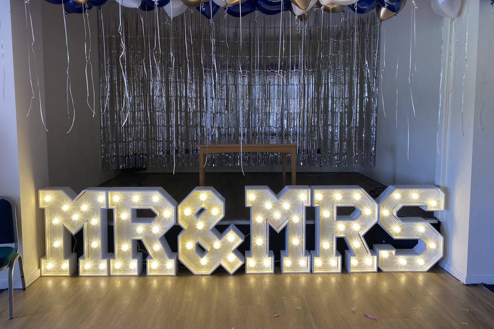 Mr & Mrs Lights