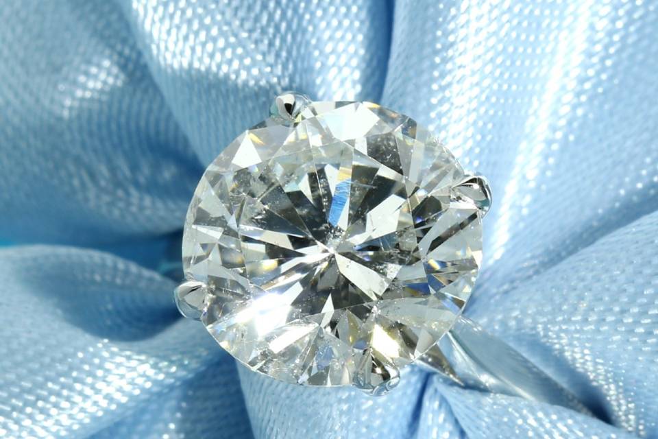 Lab diamond engagement ring