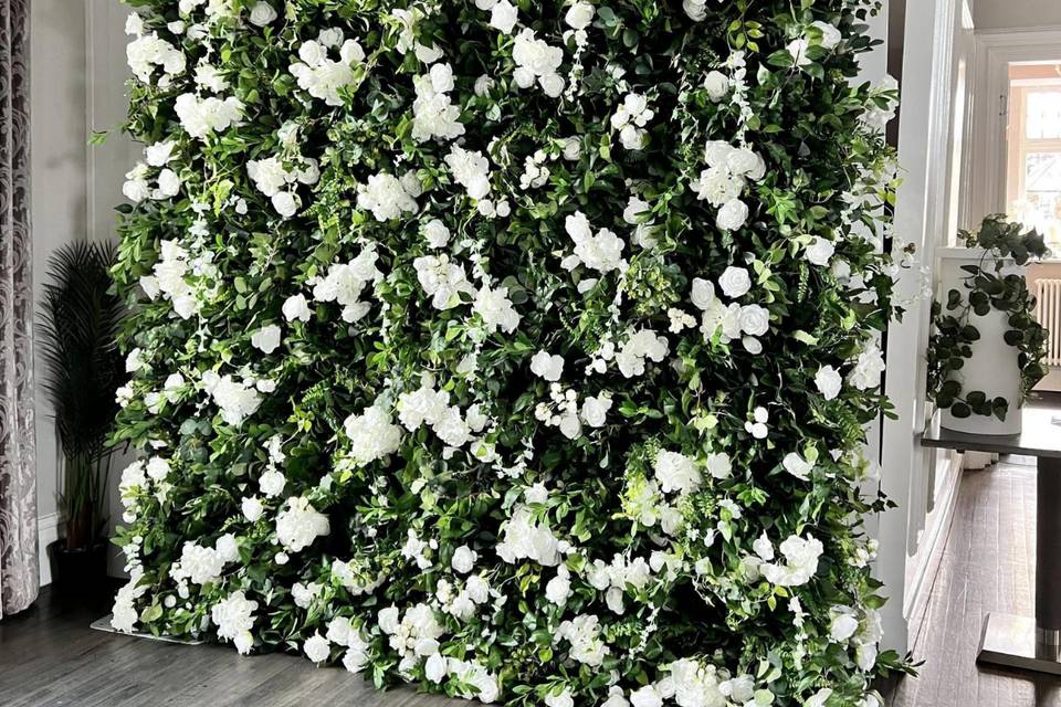 Green Foliage Wall