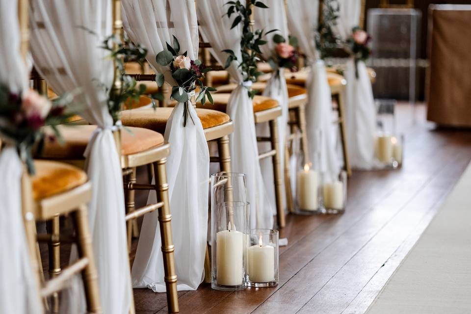 Aisle decor