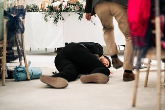 Singing Waiters Official