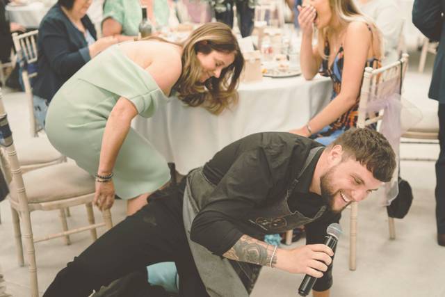 Singing Waiters Official