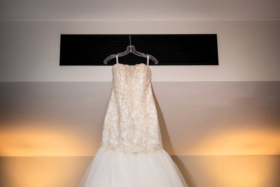 WEDDING DRESS