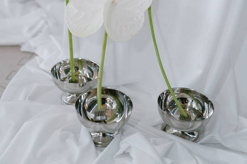 Simplistic statement florals