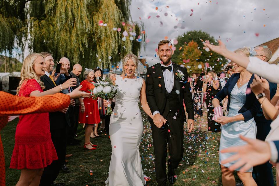 Pub garden confetti throw