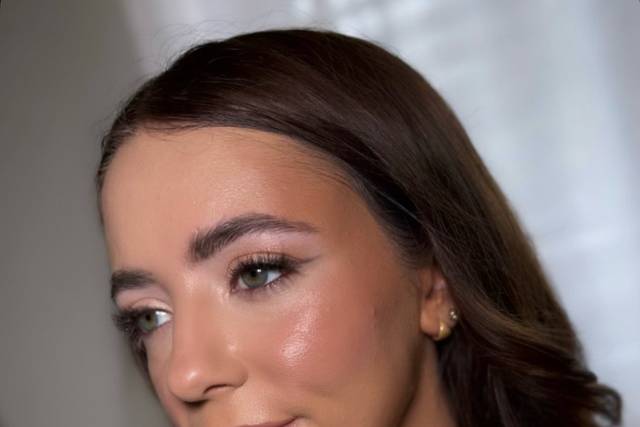 Nicole Leanne Make Up