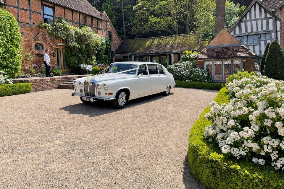 Daimler DS420