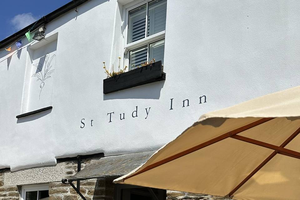 Front of the St Tudy Inn