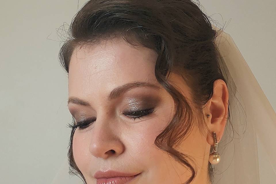 Mauve smokey eye makeup