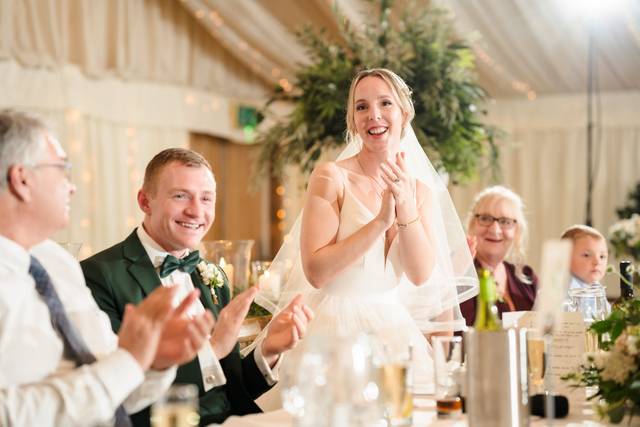 Wedding Show (Bride Applause)