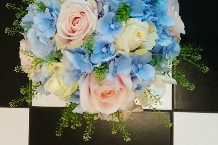 Hydrangea & Avalanche Rose