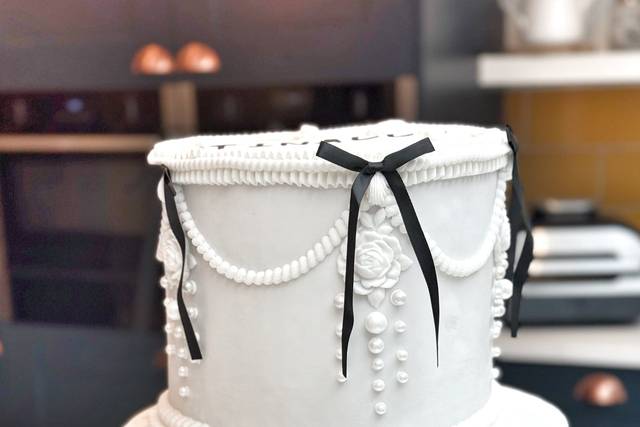 Vintage Lambeth Cake