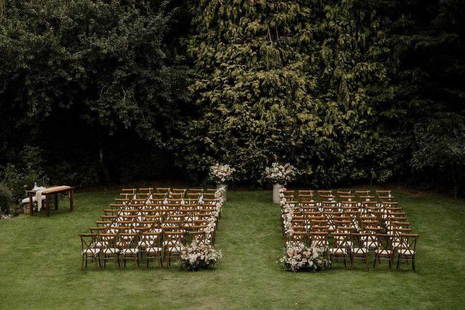 Lawn ceremony set up