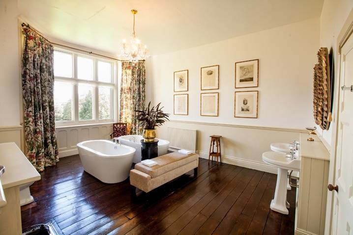 The Douglas Suite, bathroom, Huntsham Court