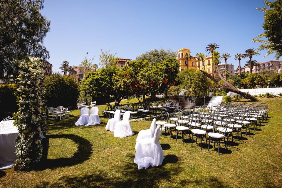 RItual in the garden