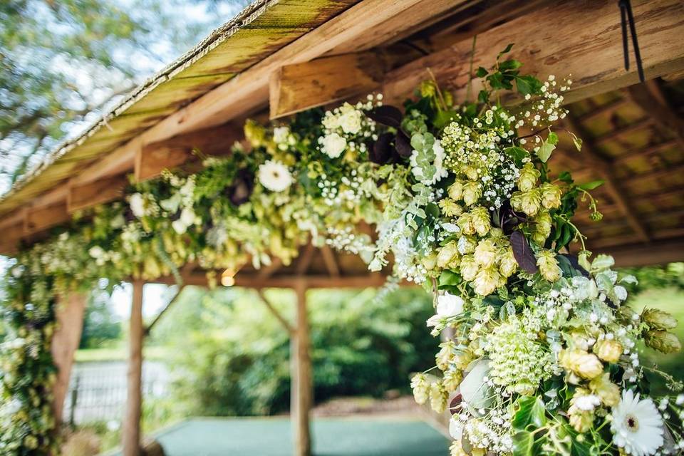 Gazebo with flower arch - Matt