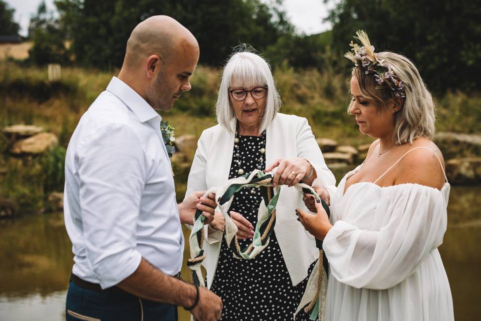 Tying the knot.Photo:Luminaire