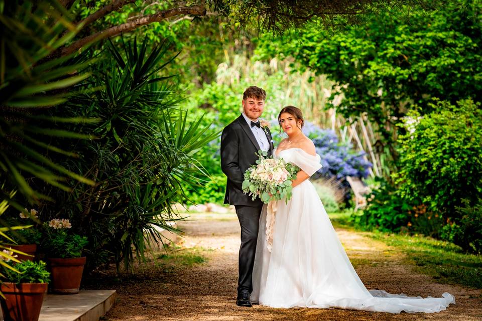 Bride & Groom in French garden