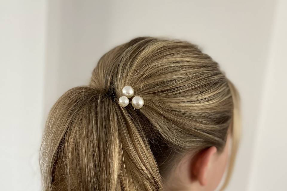 Party ponytail with pearls