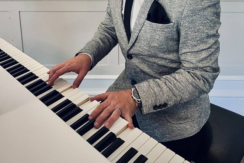 Wedding Pianist at Bartle Hall