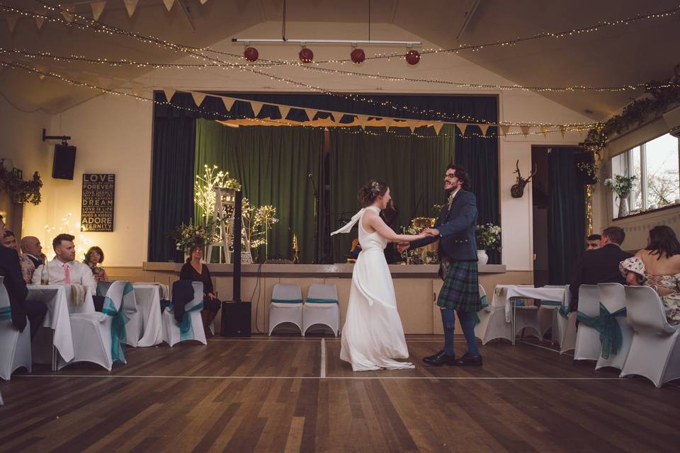First dance with guests