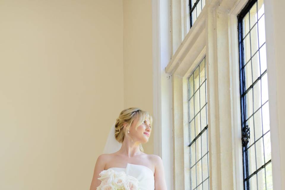 Bridal portrait Notley Abbeyht