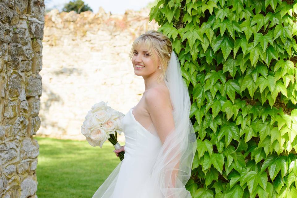 Bridal portrait Notley Abbeyht