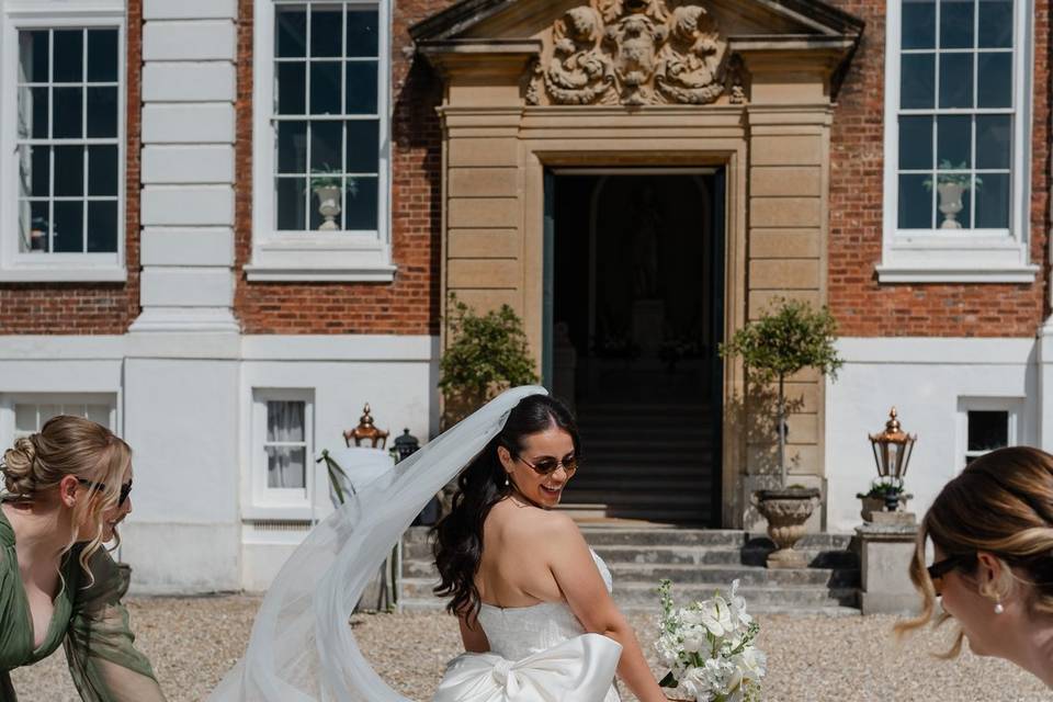 Bride's Marilyn Moment