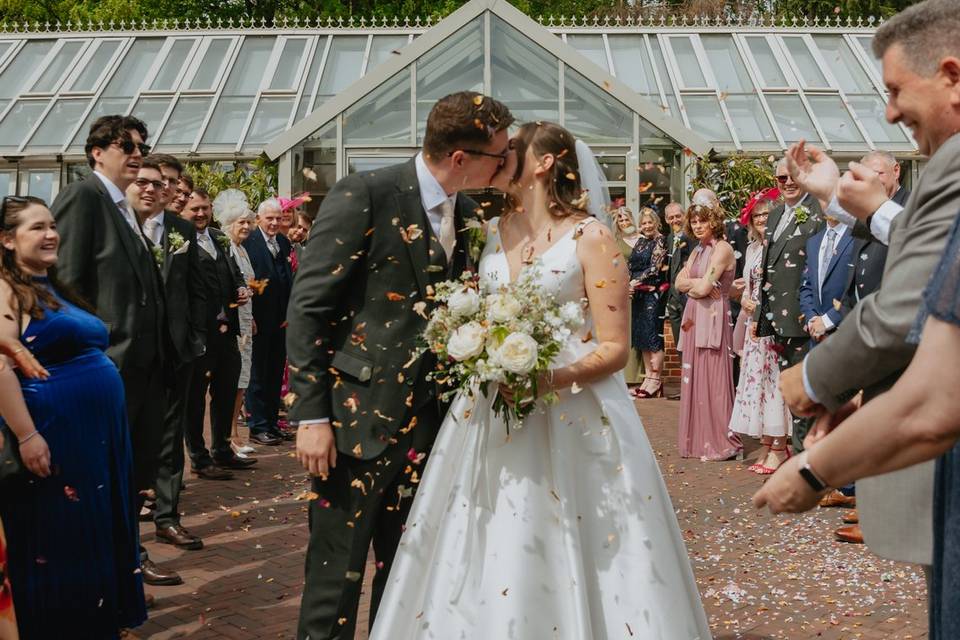 Syrencot Confetti Aisle