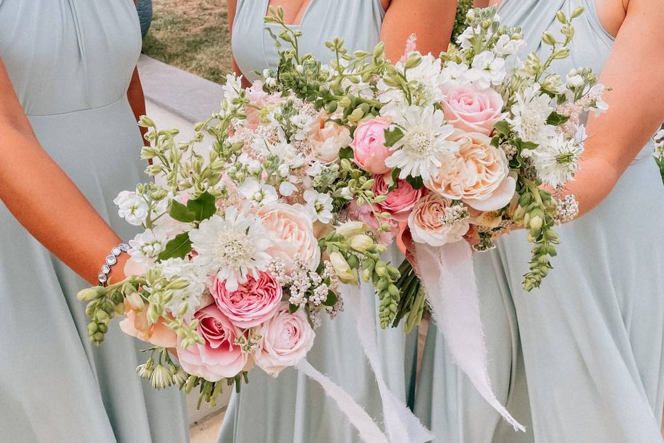 Pink Bridesmaids bouquets