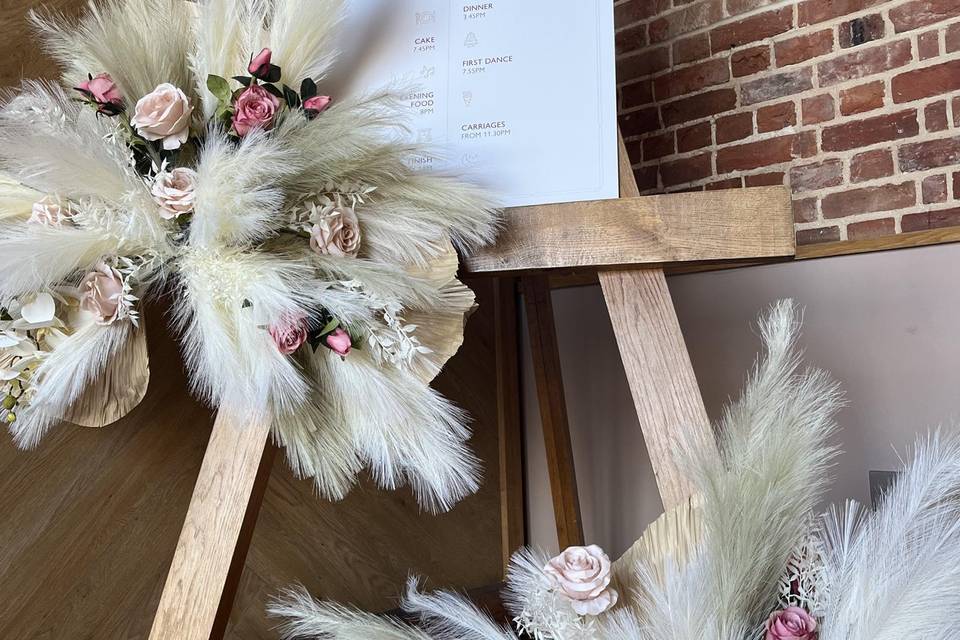 'Pampas bloom' sign dressings