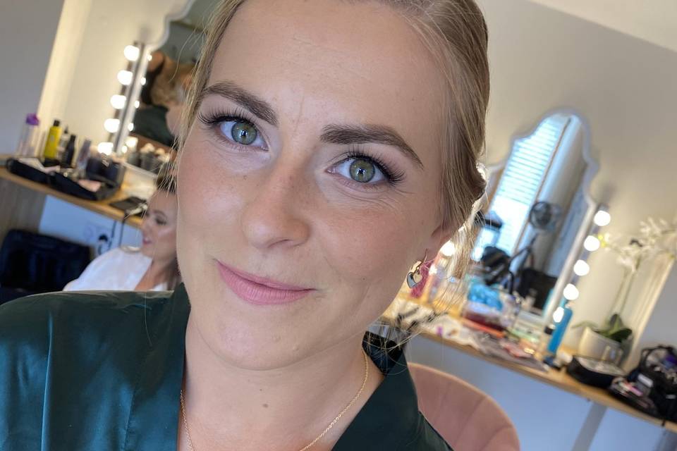 Bridesmaid make up