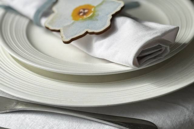 Wooden daffodil wedding favour